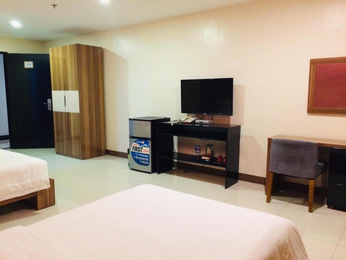 Ybc Grand Hotel Olongapo Exterior photo