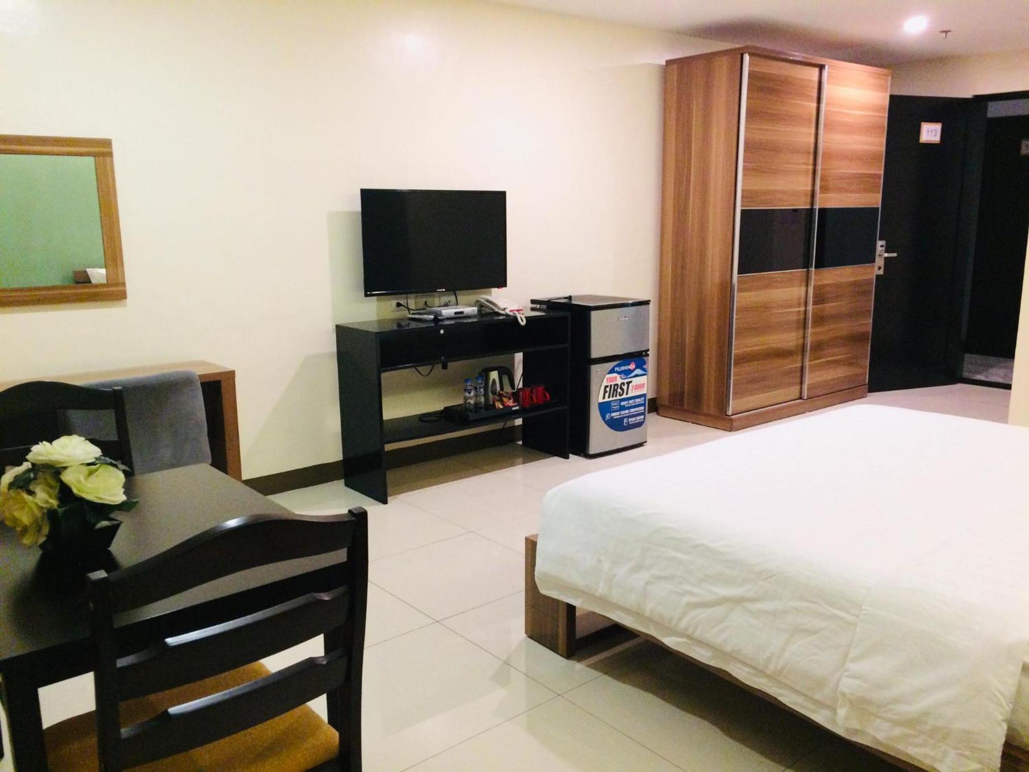 Ybc Grand Hotel Olongapo Exterior photo